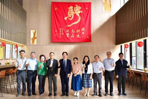 01-屏科大今24日上午9時於校內圖書與會展館舉行「金馬報喜」新春團拜暨年度代表字揭字儀式-scaled