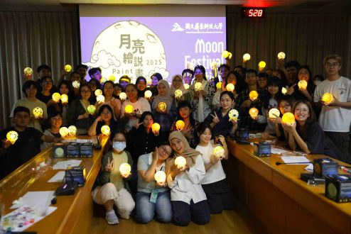 國事處於114年9月22日舉辦「月亮繪說畫」創意月球燈彩繪活動-scaled
