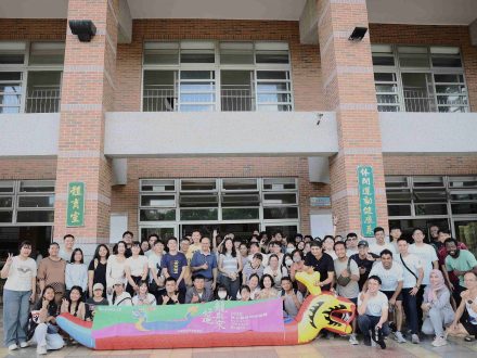國際事務處於日前5月19日在孟祥體育館舉辦「好運龍舟來-2025陸上龍舟趣味競賽」-scaled