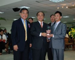 屏東科技大學84週年(2008)王金平頒發溫錦洲傑出校友獎DSC_3110