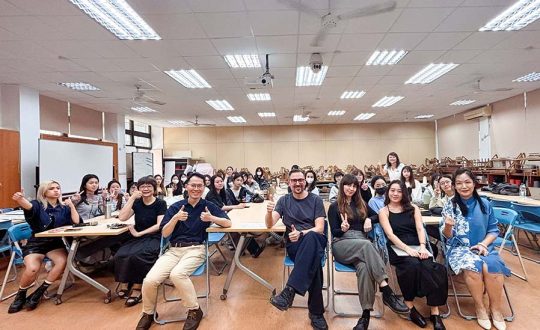 本次講座不僅拓展學生的國際視野，也深化了對「時尚-×-AI科技-×-創意」議題的理解。